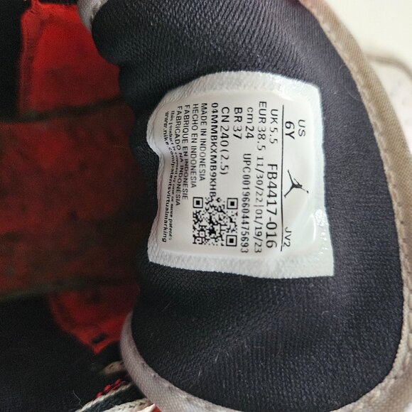 Shoes (Used) Steph Curry & bonus Air Jordan - Picture 12 of 12